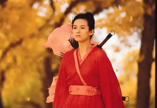 Quality: 2nd Generation.
Film Title: Hero.
Pictured: Zhang Ziyi as MOON in Zhang Yimouís ìHero.î
Photo Credits: Miramax Films.