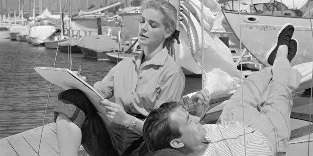 2409_Designing_Woman_01