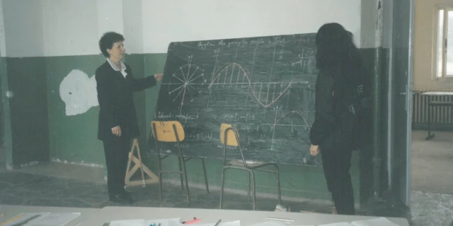 2509_MyGrandfather_ADeskForEachPupil_01