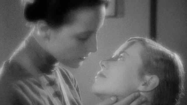 2602_MadcheInUniform_01