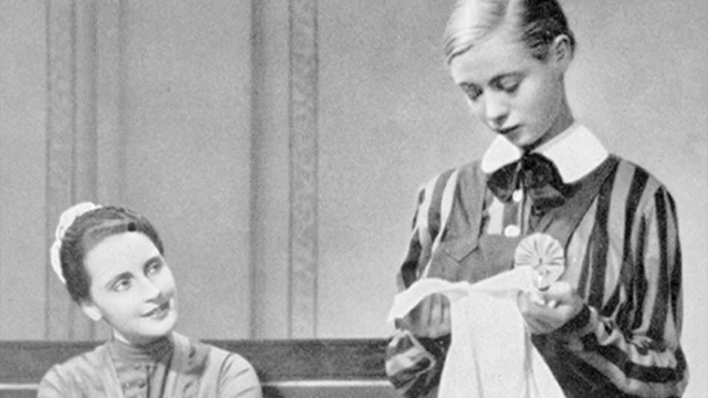 2602_MadcheInUniform_03