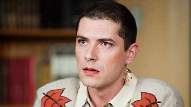 2603_LaurenceAnyways_03