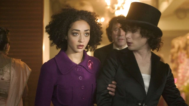 2604_BreakfastOnPluto_03