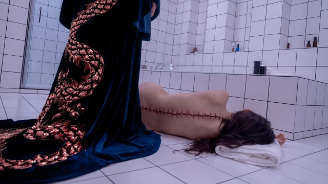 2604_TheSubstance_05