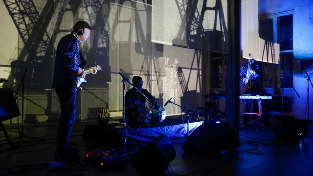 2604_TippingPoint_02