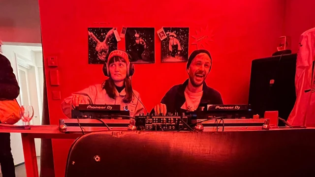 2605_Rextone_01