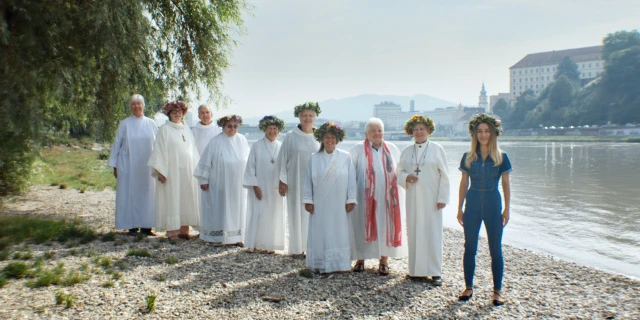 2606_GirlsAndGods_01