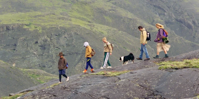 2606_TheLoveThatRemains_04