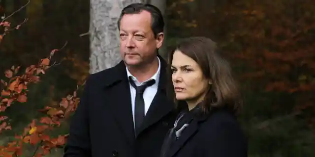 Kriminalhauptkommissar Hanns von Meuffels (Matthias Brandt) und seine Kollegin Constanze Hermann (Barbara Auer) am Tatort.